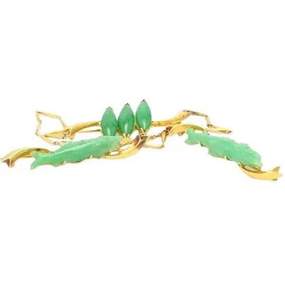 20k Yellow Gold Pin with Carved Jade