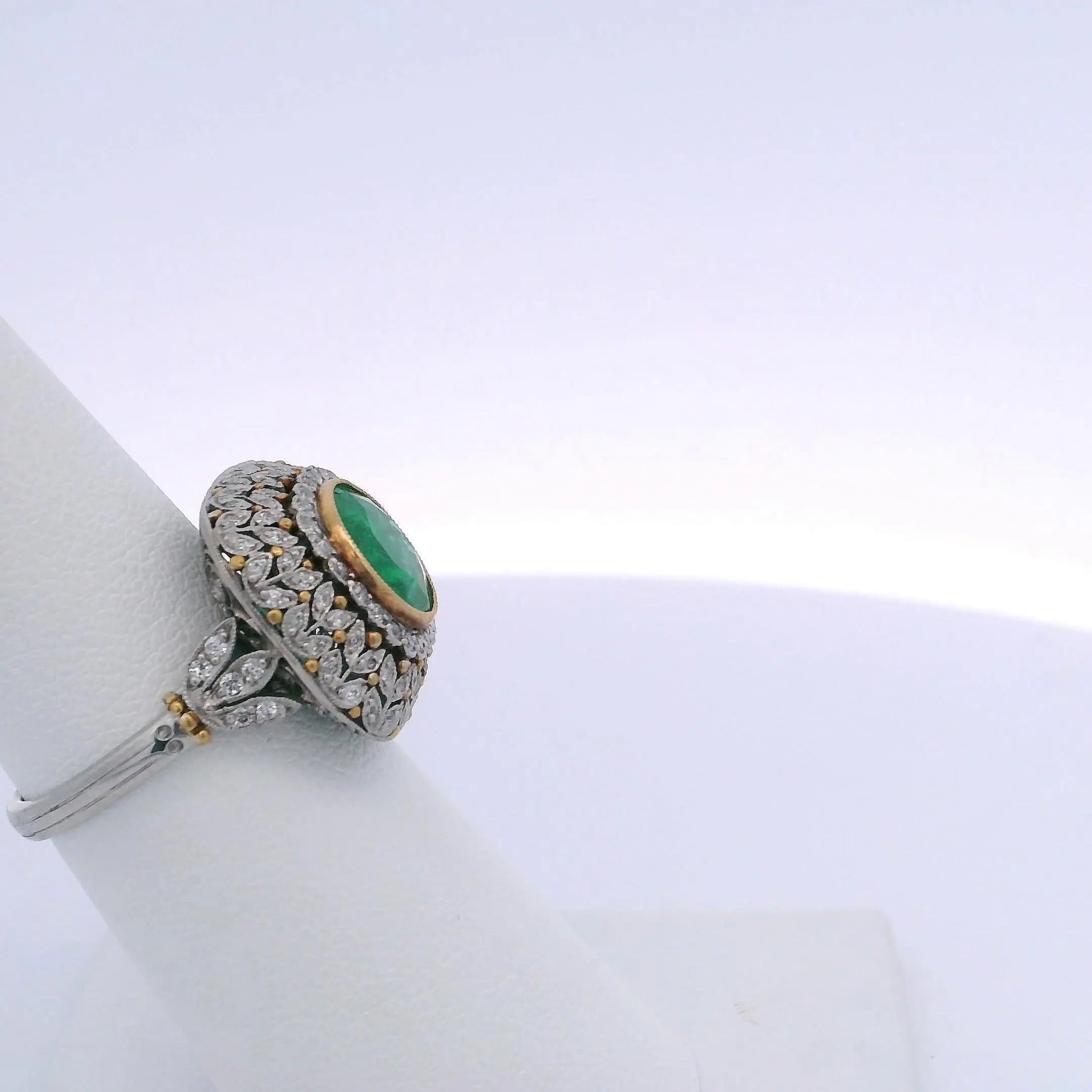 2.00CT EMERALD & 0.92CTW DIAMOND RING