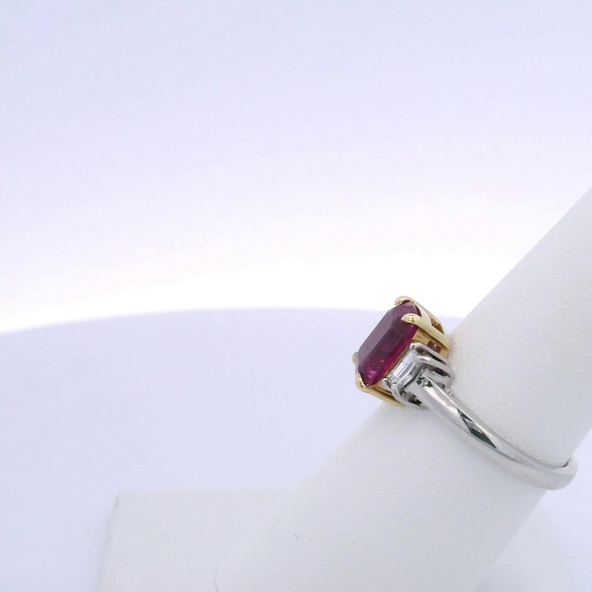 2.63CT RUBY & 0.33CTW DIAMOND RING