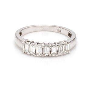 Emerald-Cut Diamond Ring in F VS1