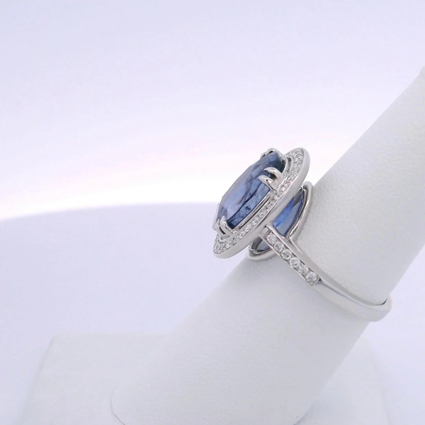8.07CTW OVAL SAPPHIRE & 0.50CTW ROUND BRILLIANT CUT DIAMOND RING