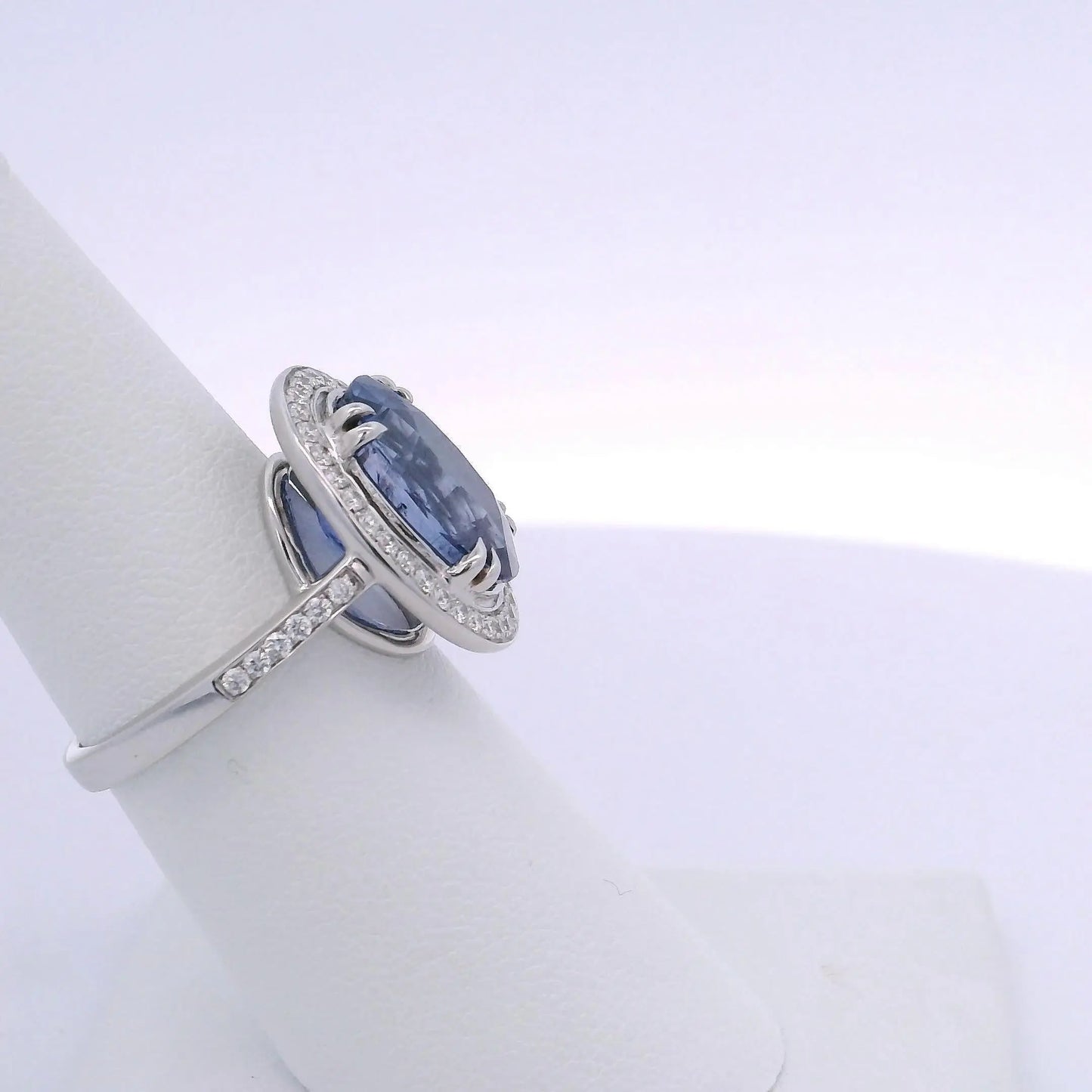 8.07CTW OVAL SAPPHIRE & 0.50CTW ROUND BRILLIANT CUT DIAMOND RING