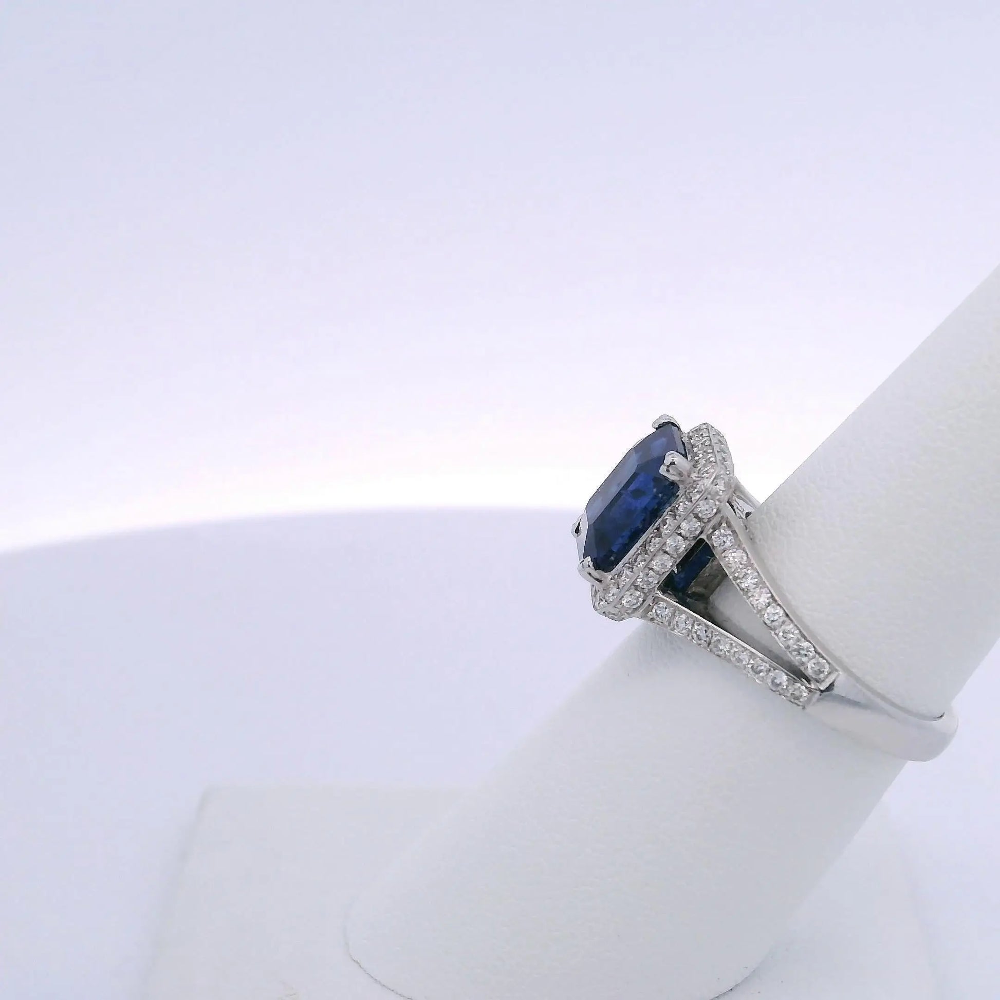 3.67CTW EMERALD CUT BLUE SAPPHIRE & 1.00CTW ROUND BRILLIANT CUT DIAMOND RING
