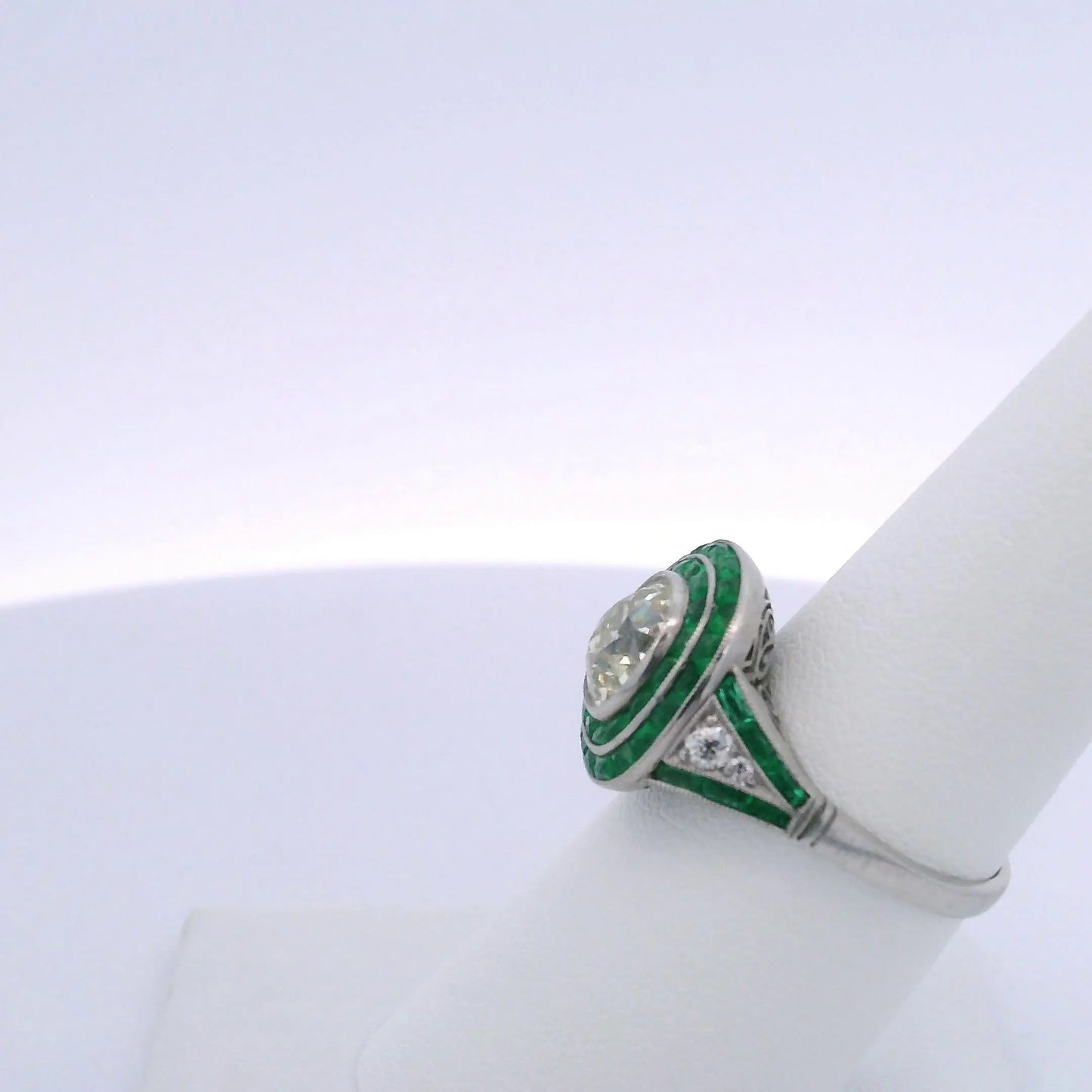 2.14CT OLD EUROPEAN CUT DIAMOND & 1.85CTW EMERALD RING