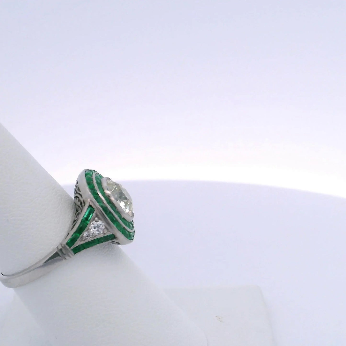 2.14CT OLD EUROPEAN CUT DIAMOND & 1.85CTW EMERALD RING