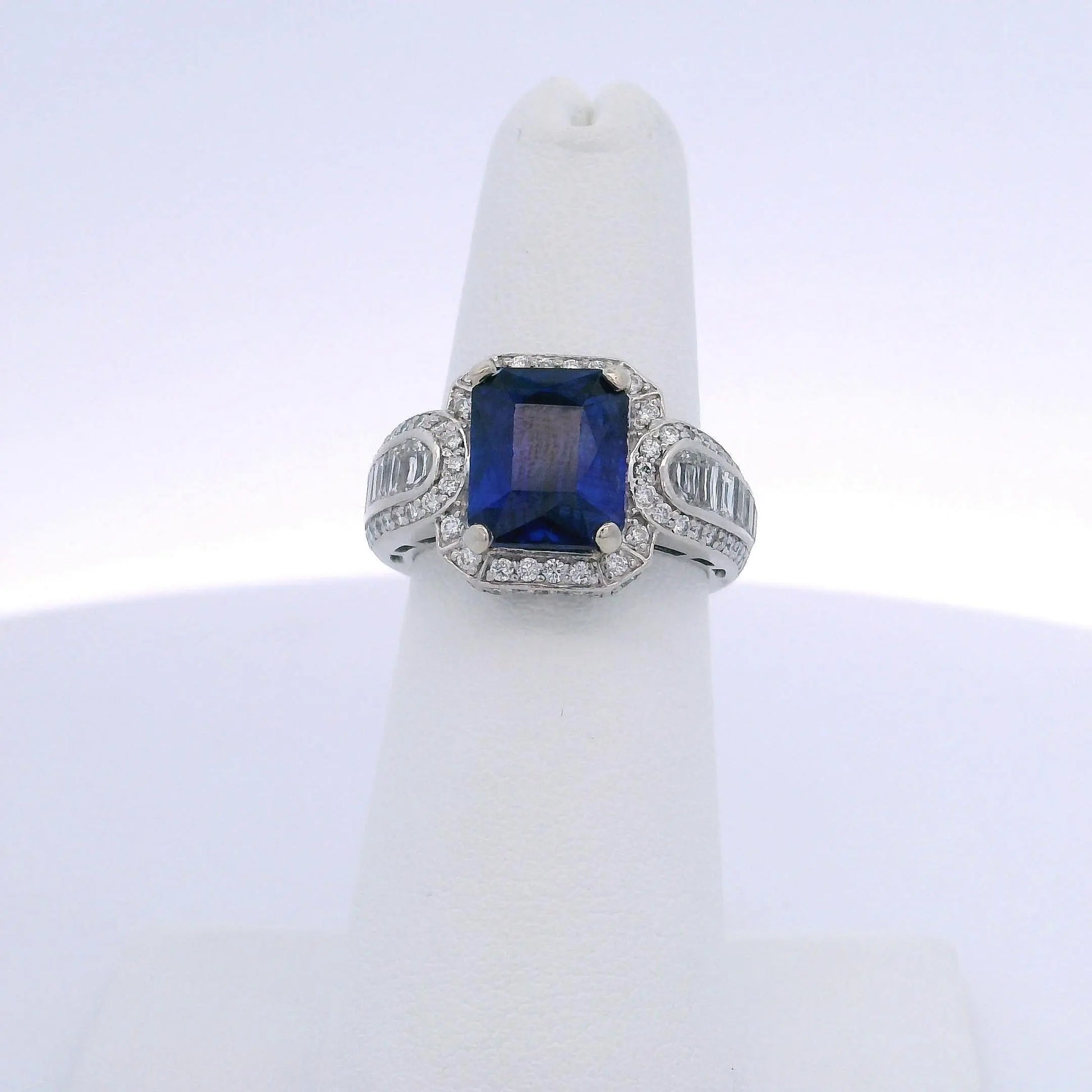 4.16CTW OCTAGONAL CEYLON SAPPHIRE HEAT RING