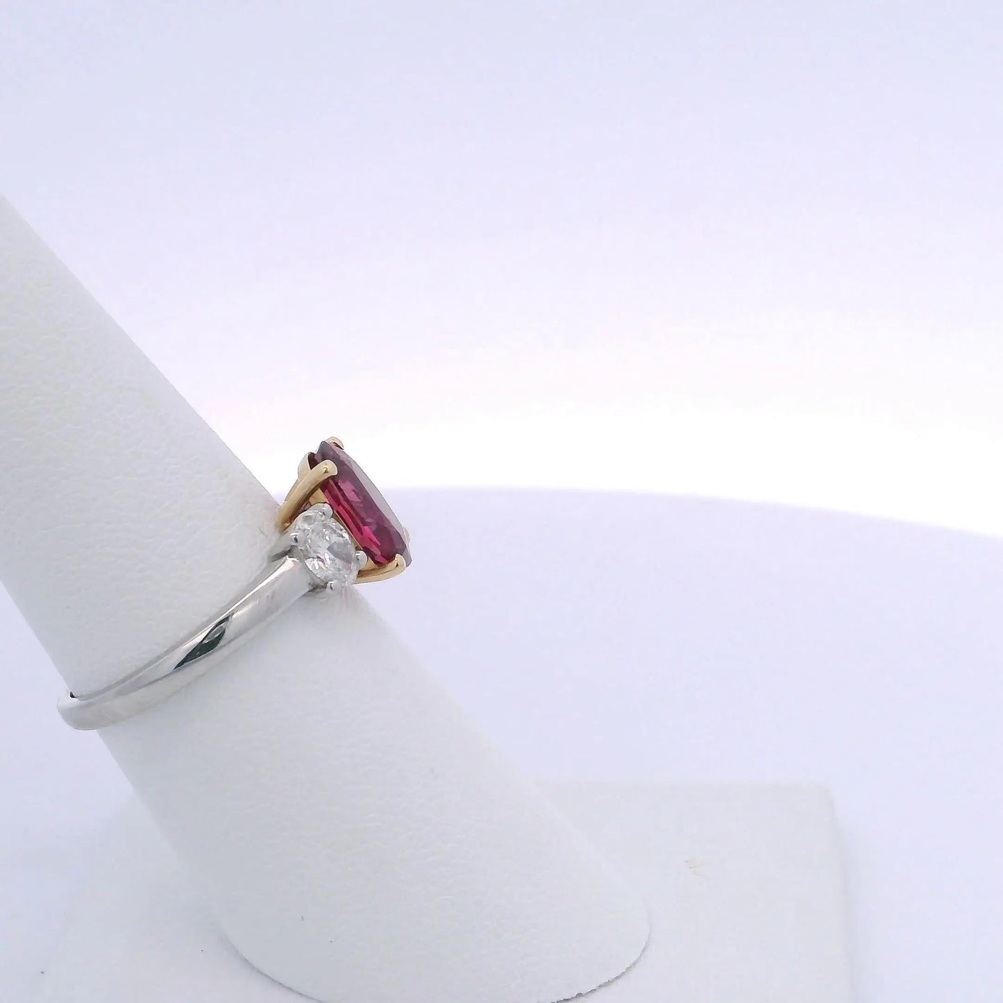 2.43CTW OVAL RUBY & 0.50CTW OVAL CUT DIAMONDS RING