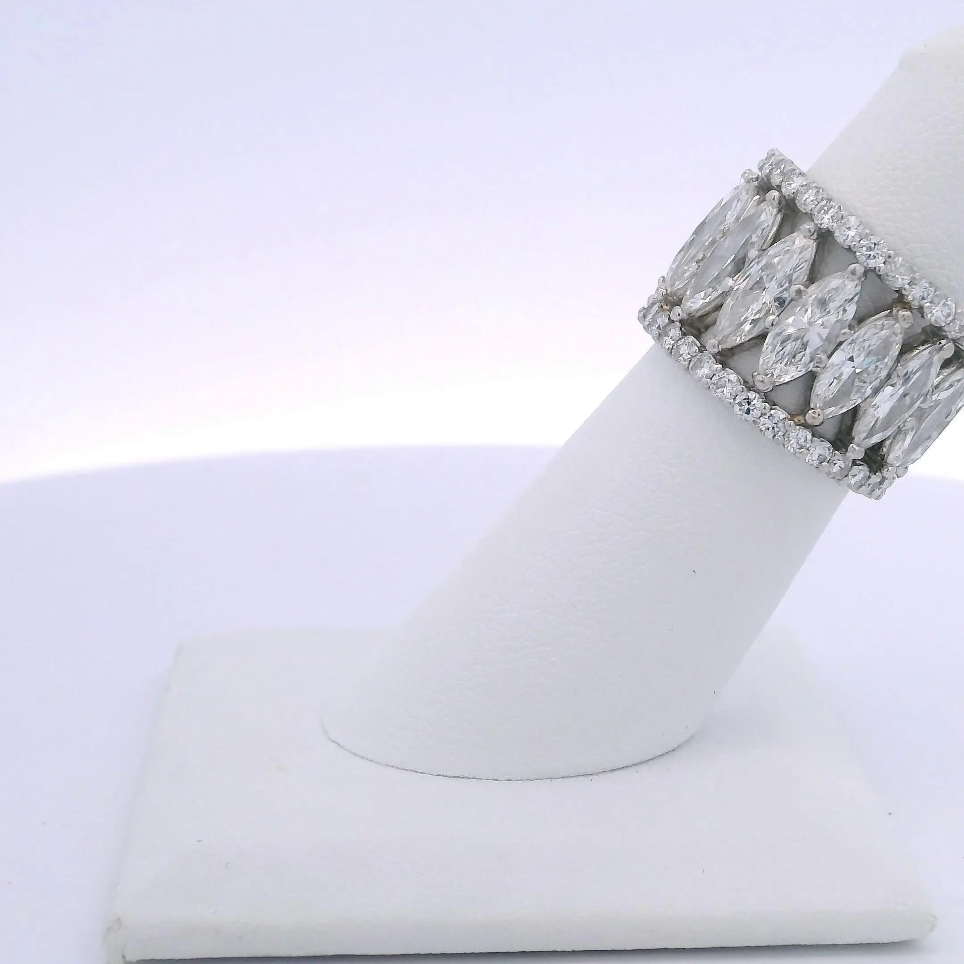 HAMMERMAN BROS 9.07CTW MARQUISE & ROUND BRILLIANT CUT DIAMOND ETERNITY BAND