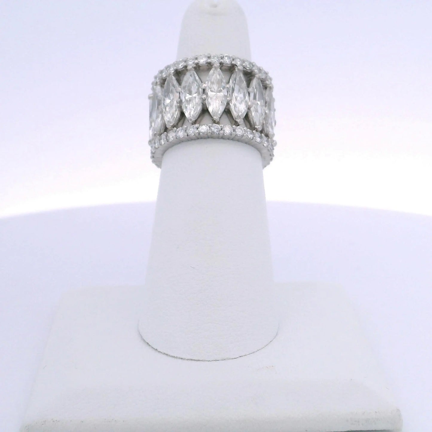 HAMMERMAN BROS 9.07CTW MARQUISE & ROUND BRILLIANT CUT DIAMOND ETERNITY BAND