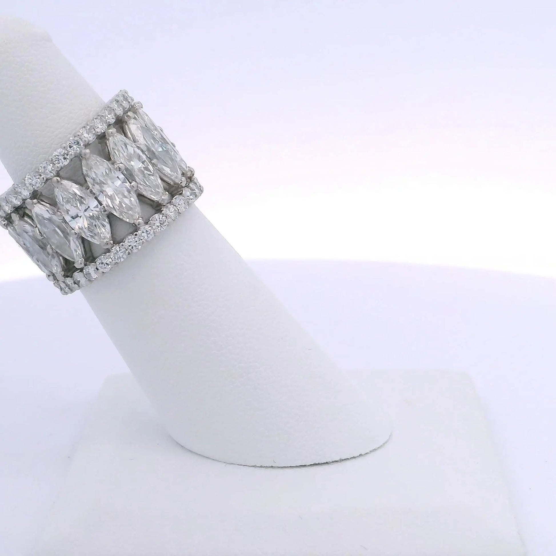 HAMMERMAN BROS 9.07CTW MARQUISE & ROUND BRILLIANT CUT DIAMOND ETERNITY BAND