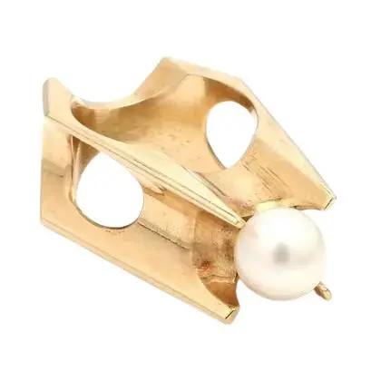 14k Yellow Gold Ring with Pearl