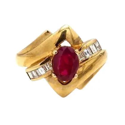 18k Yellow Gold Ring with Ruby and Baguette Diamonds