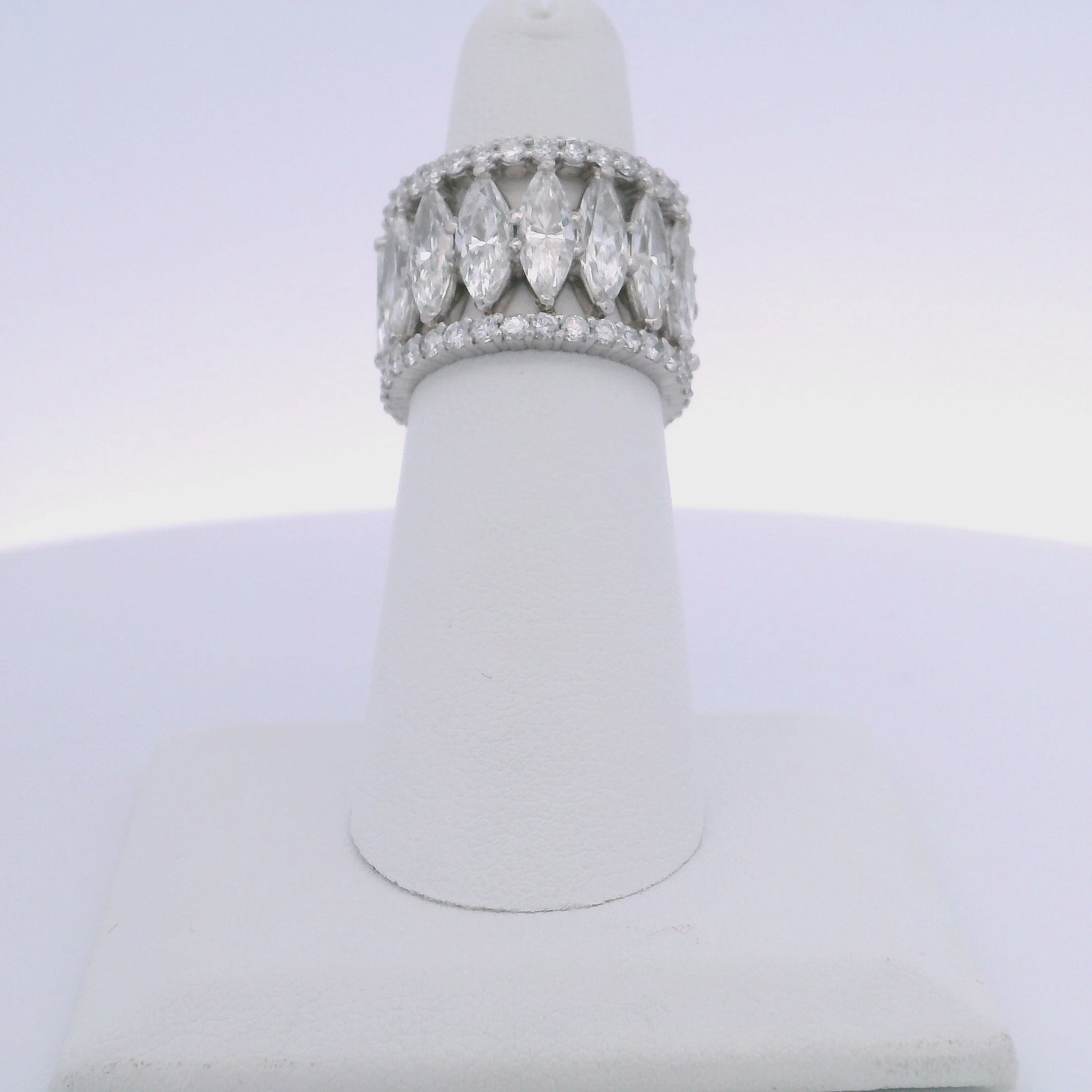 HAMMERMAN BROS 9.07CTW MARQUISE & ROUND BRILLIANT CUT DIAMOND ETERNITY BAND
